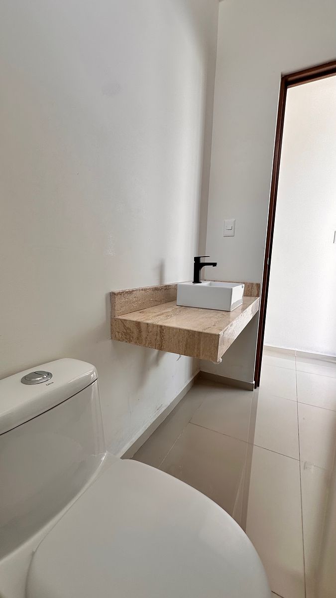 Medio Baño, foto 5 de 15