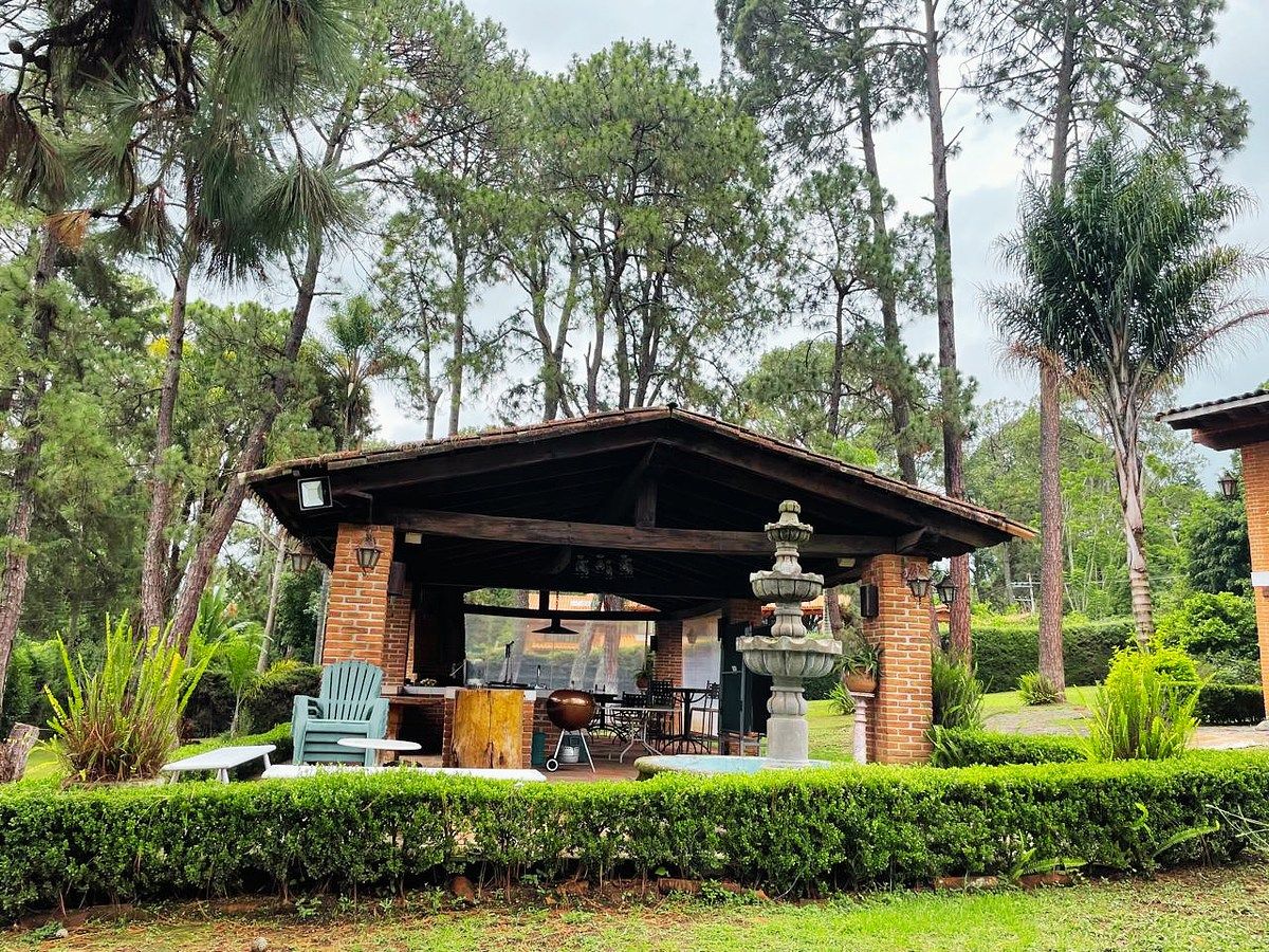 EXCELENTE OPORTUNIDAD VENTA CASA Y TERRENO LUXURY VALLE DE BRAVO - foto 4