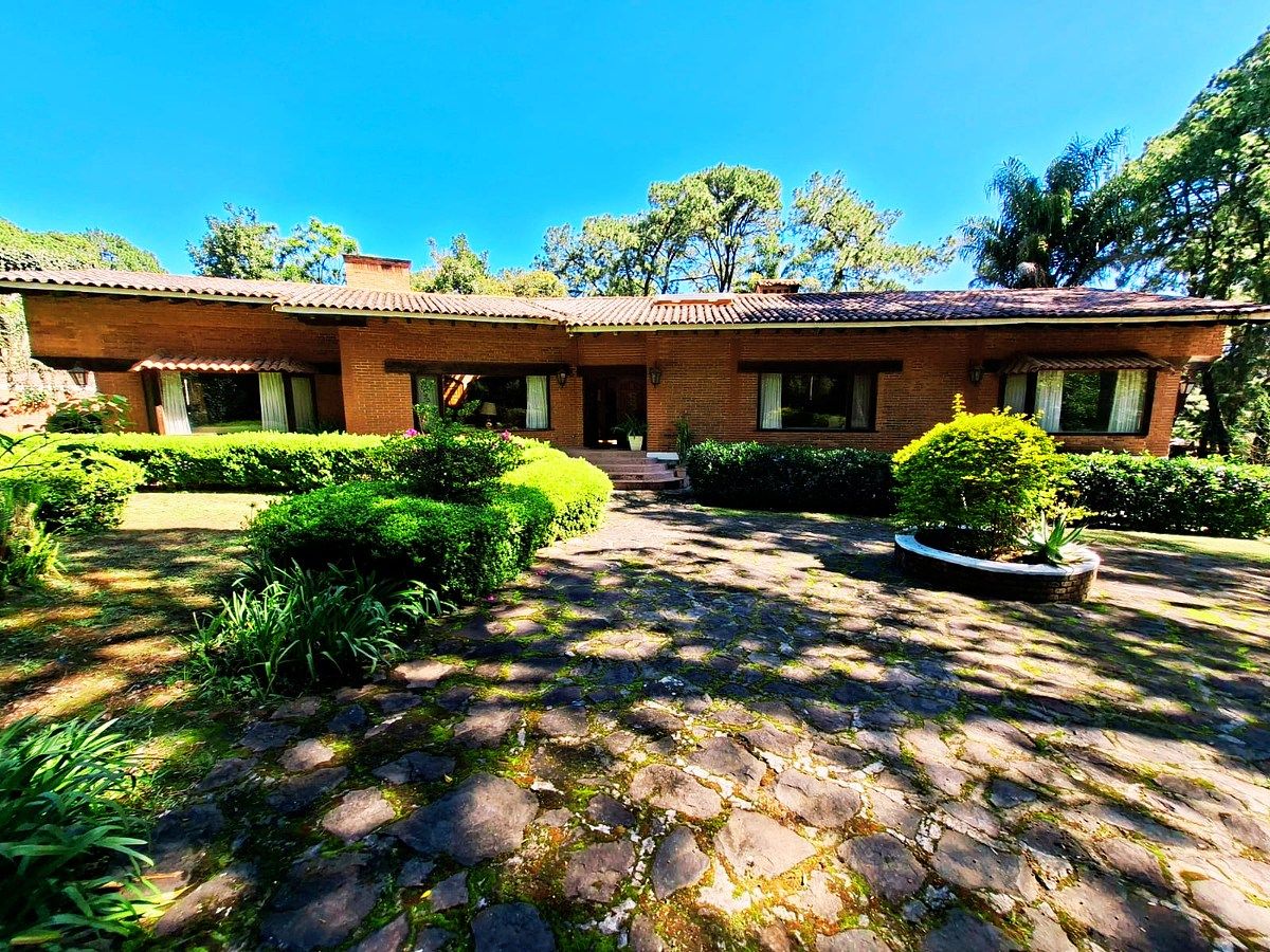 EXCELENTE OPORTUNIDAD VENTA CASA Y TERRENO LUXURY VALLE DE BRAVO - foto 5