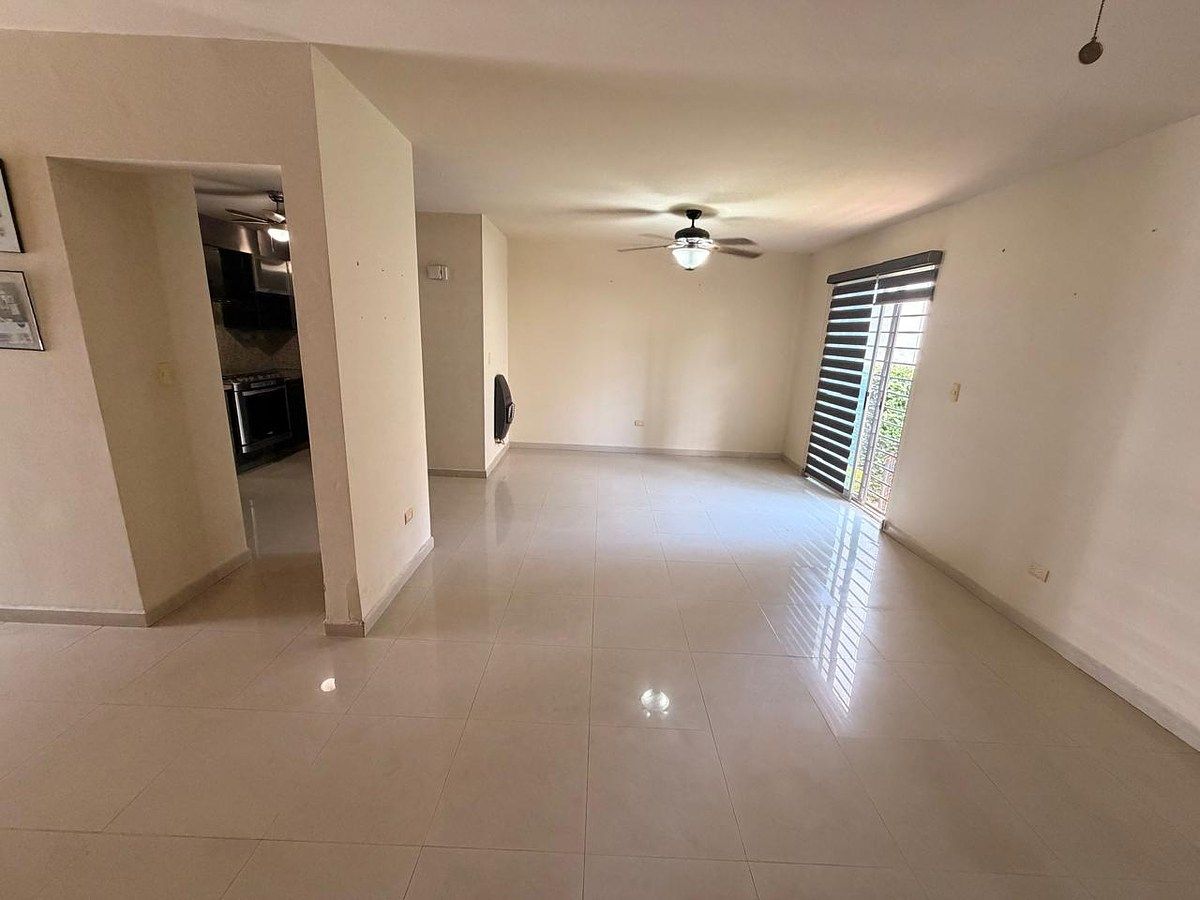 House in Cumbres Elite 8vo Sector, Monterrey, photo 3 of 18