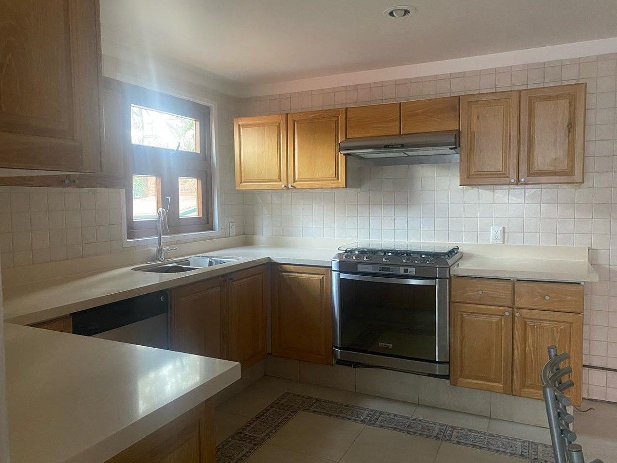 Excelente casa en condominio con cancha de tenis y alberca, foto 1 de 19