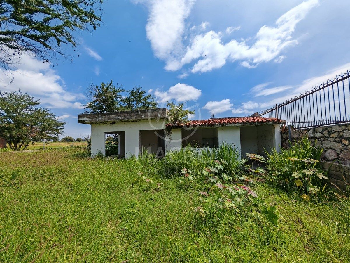TERRENO EN VENTA EN TLAYACAPAN, MOR. CON PIE DE CASA, foto 1 de 4