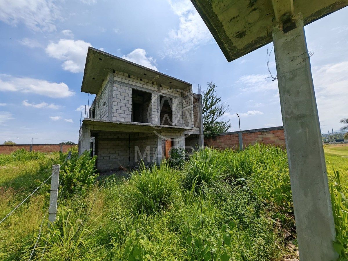 TERRENO À VENDA EM TLAYACAPAN, MOR. COM CONSTRUÇÃO EM OBRA NEGRA, foto 1 de 3