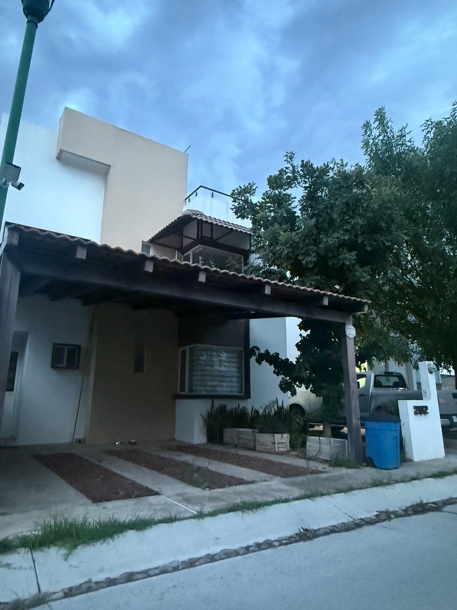 CASA EN RENTA AL NORTE EN ARROYO DEL BOSQUE, foto 1 de 16