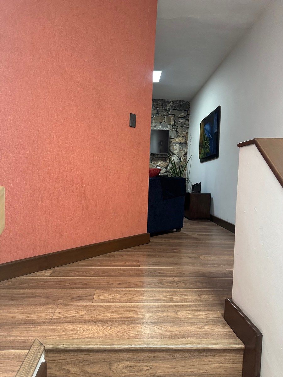 ALUGO APARTAMENTO TOTALMENTE MOBILIADO 2 QUARTOS NO 2º ANDAR EM MIRASIERRA, foto 1 de 21