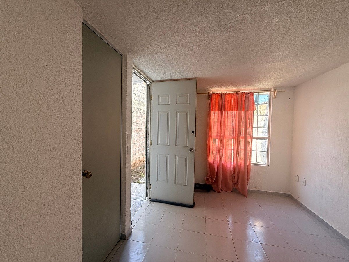 House in La Alborada, Cuautitlán, photo 2 of 13
