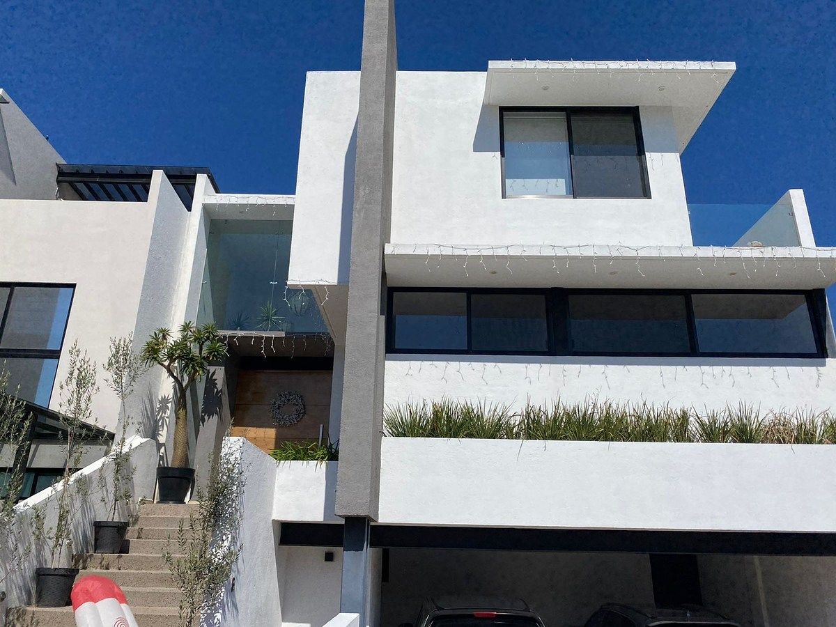 VENTA/RENTA Casa en Zibatá en privada Maguey, muy cerca de entrada principal y e, foto 1 de 21
