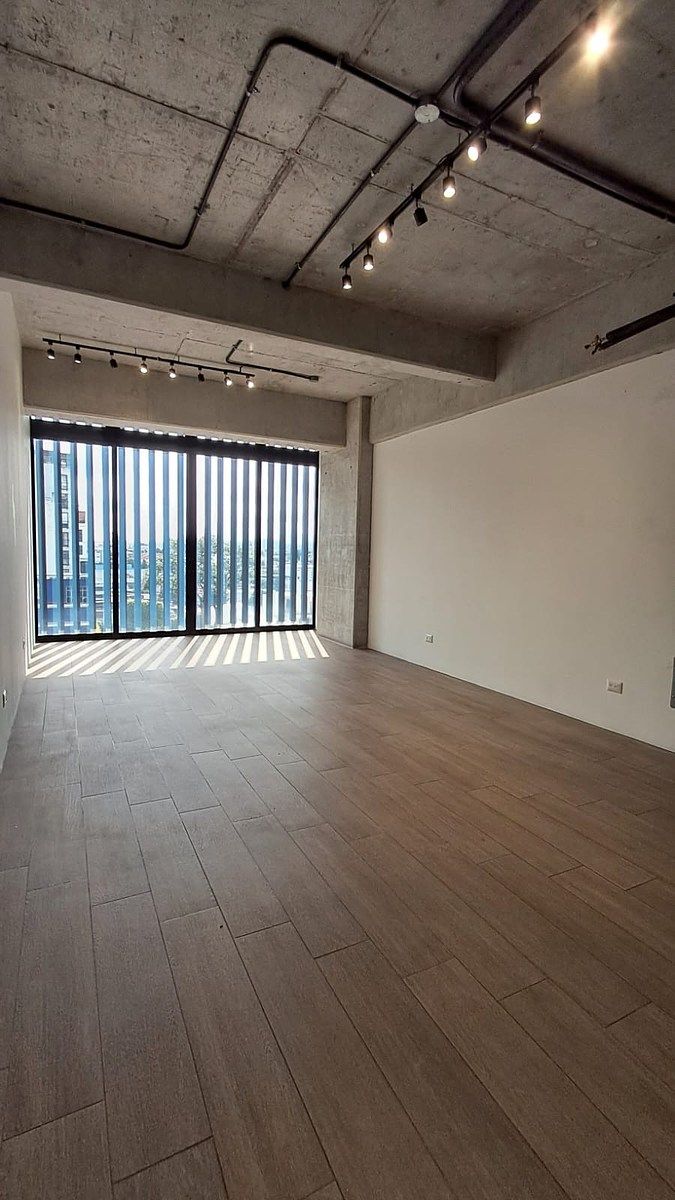 OFICINA EN VENTA O RENTA – EDIFICIO GRANAT, ZONA 4 - Image 5