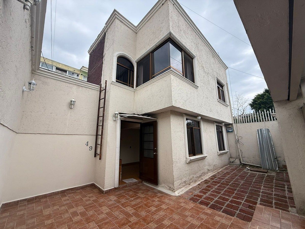 CASA EN RENTA A UNAS CUADRAS DE ANILLO PERIFERICO, IZTAPALAPA, foto 1 de 19