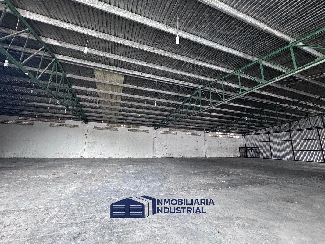 Bodega comercial en Cholul, Mérida, foto 12 de 18