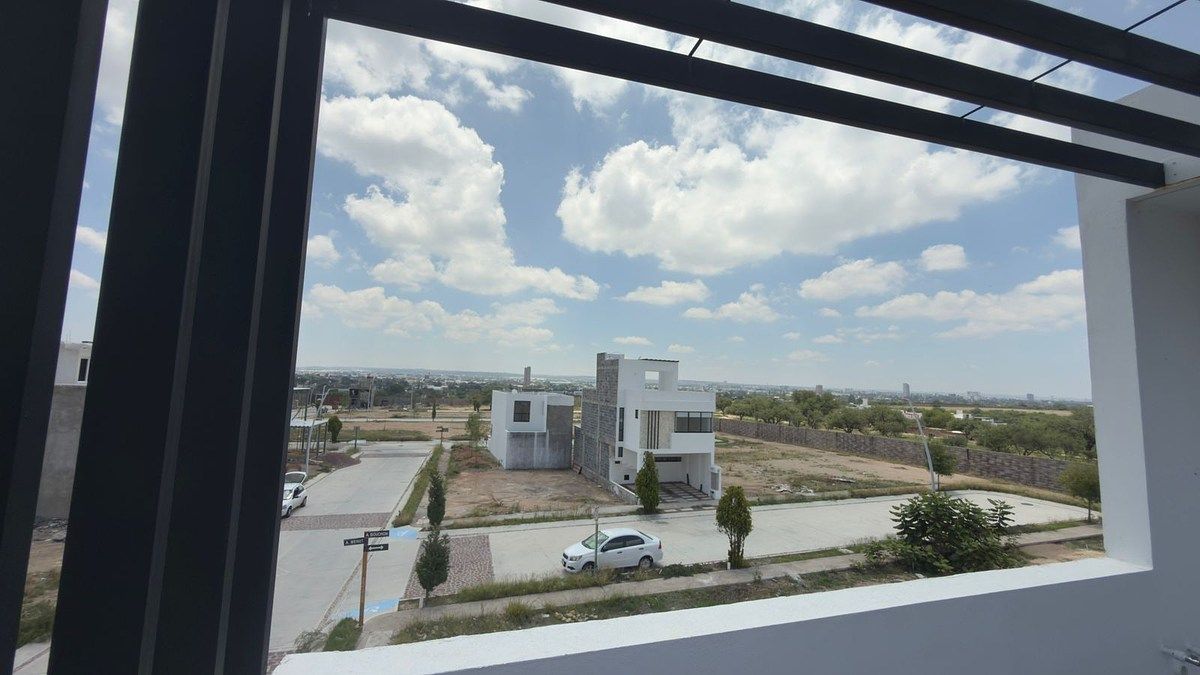 House in Gated Community in Fraccionamiento Arroyo del Bosque, Jesús María, photo 23 of 36