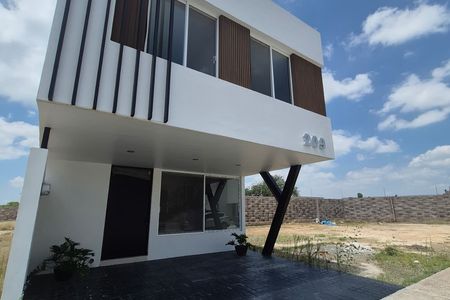 House for sale in a subdivision with amenities