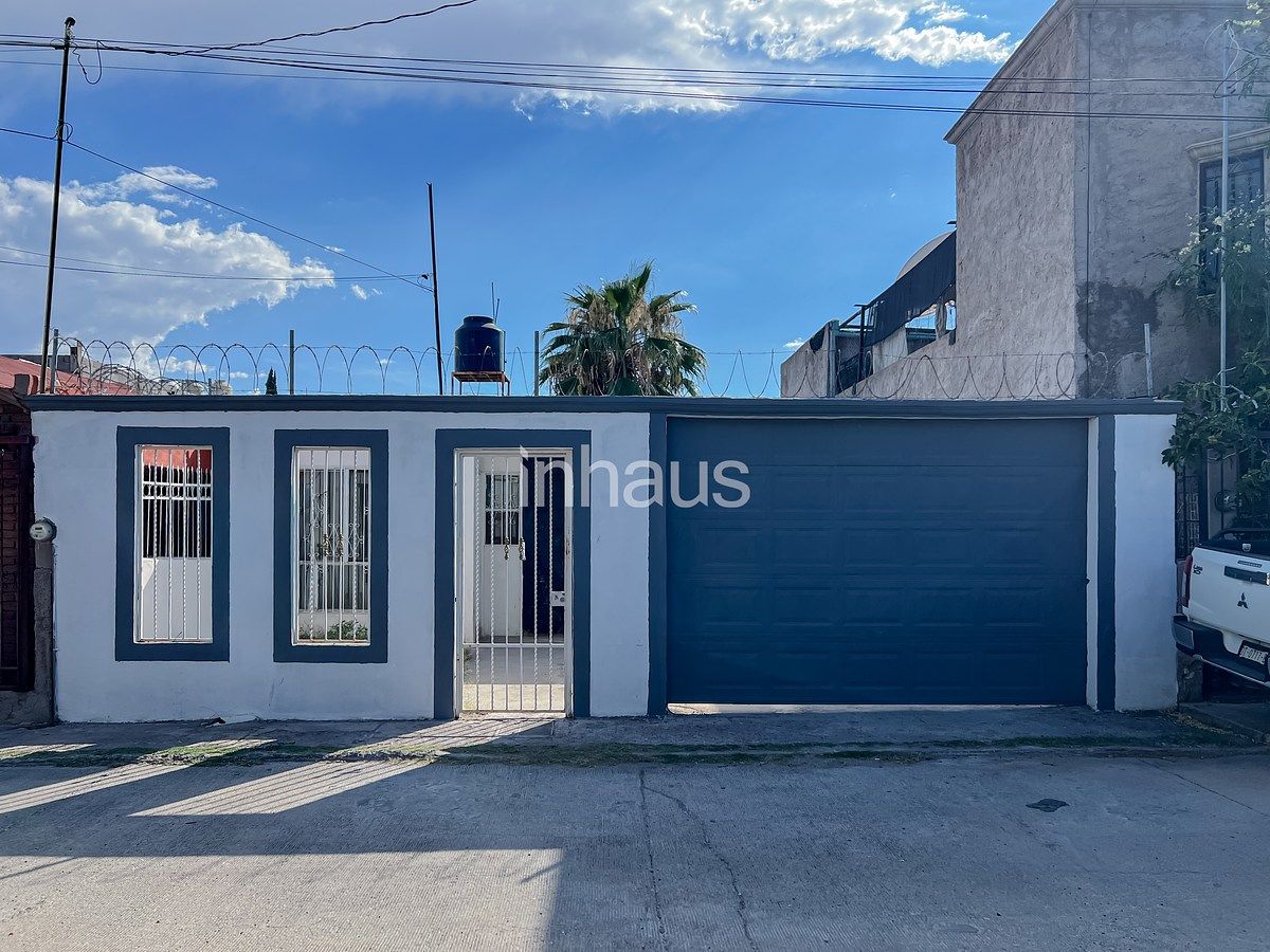 House for Sale near Av. Juan Escutia, photo 1 of 9