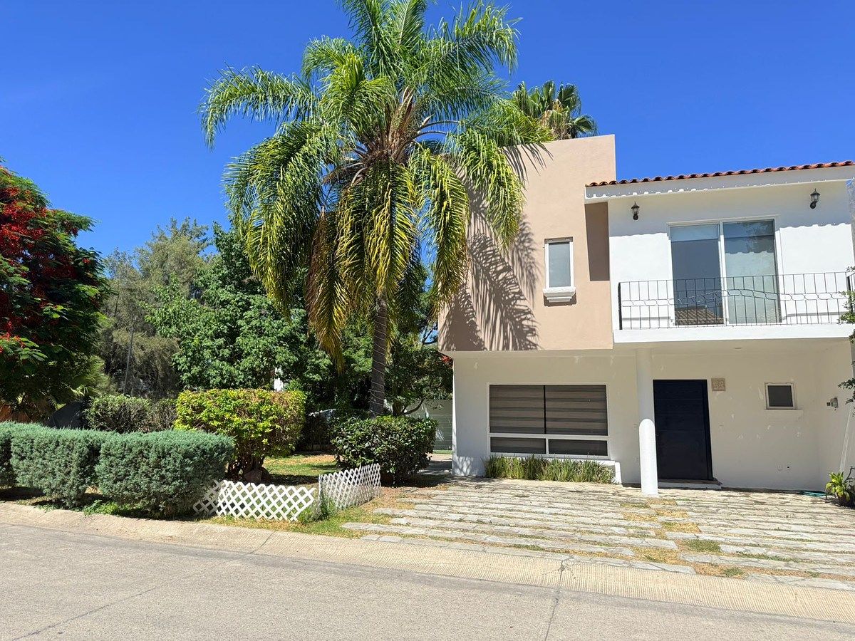 CASA EN VENTA EN LOS MANZANOS, foto 1 de 11