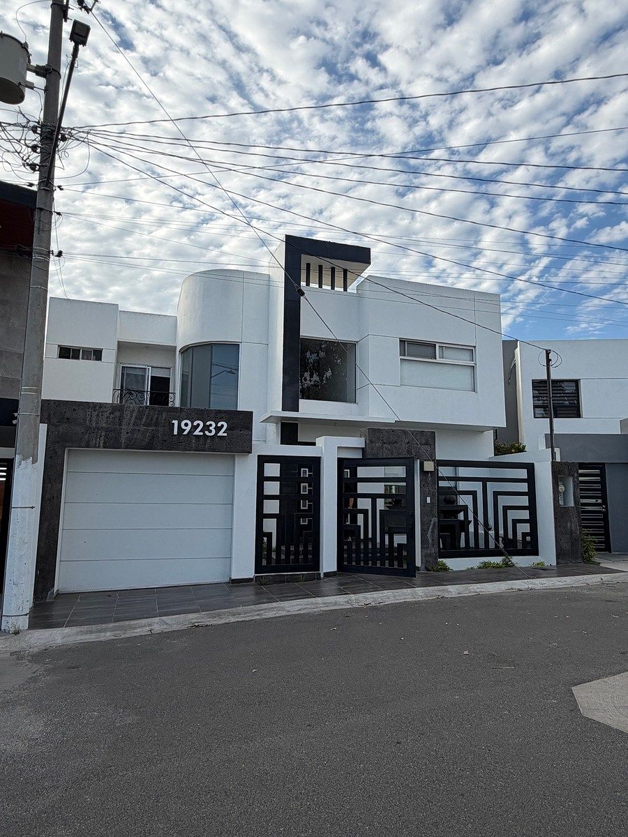 Casa en venta en Loma dorada, foto 1 de 36