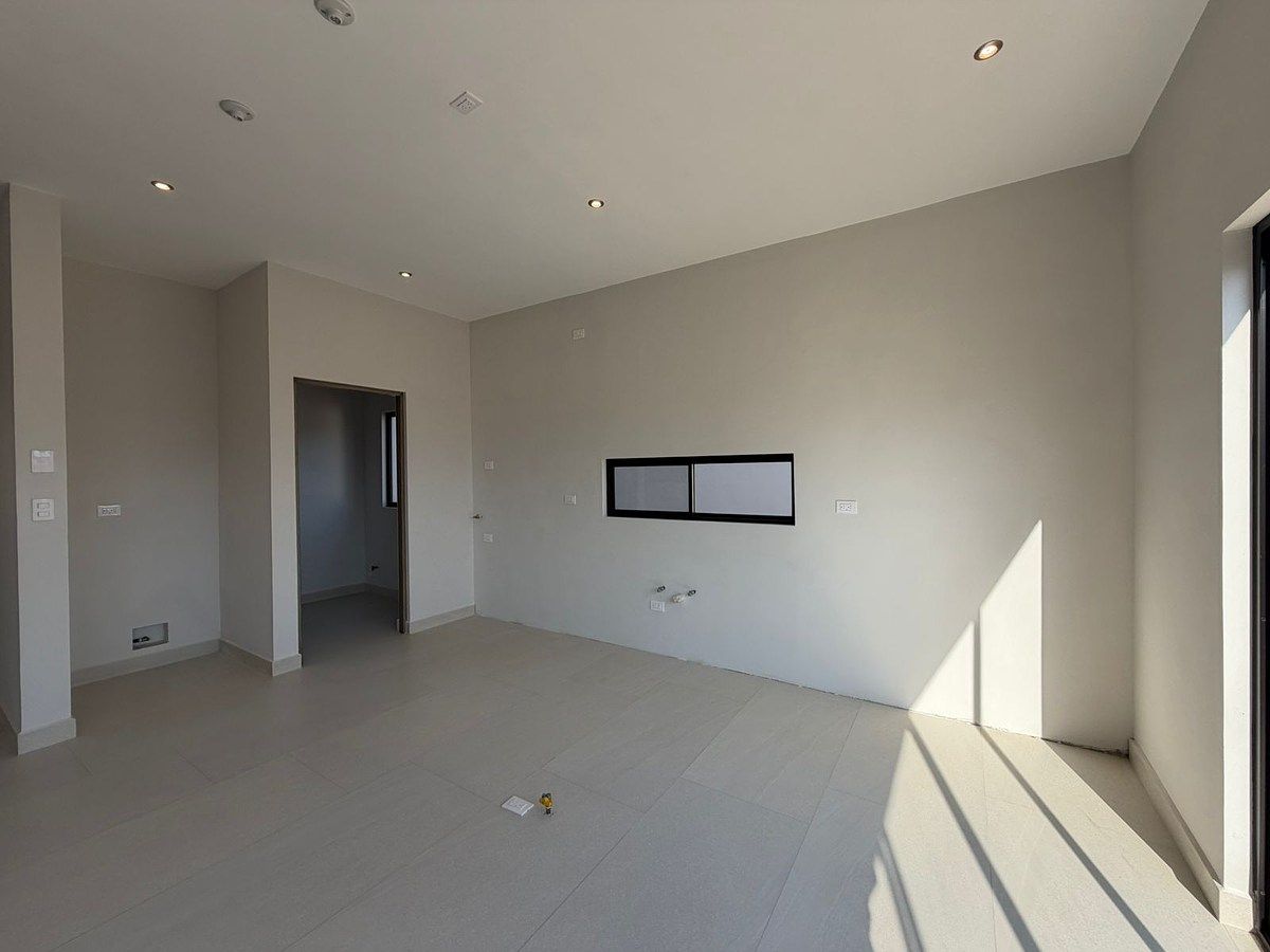 Casa em Los Cavazos, Santiago, foto 2 de 12