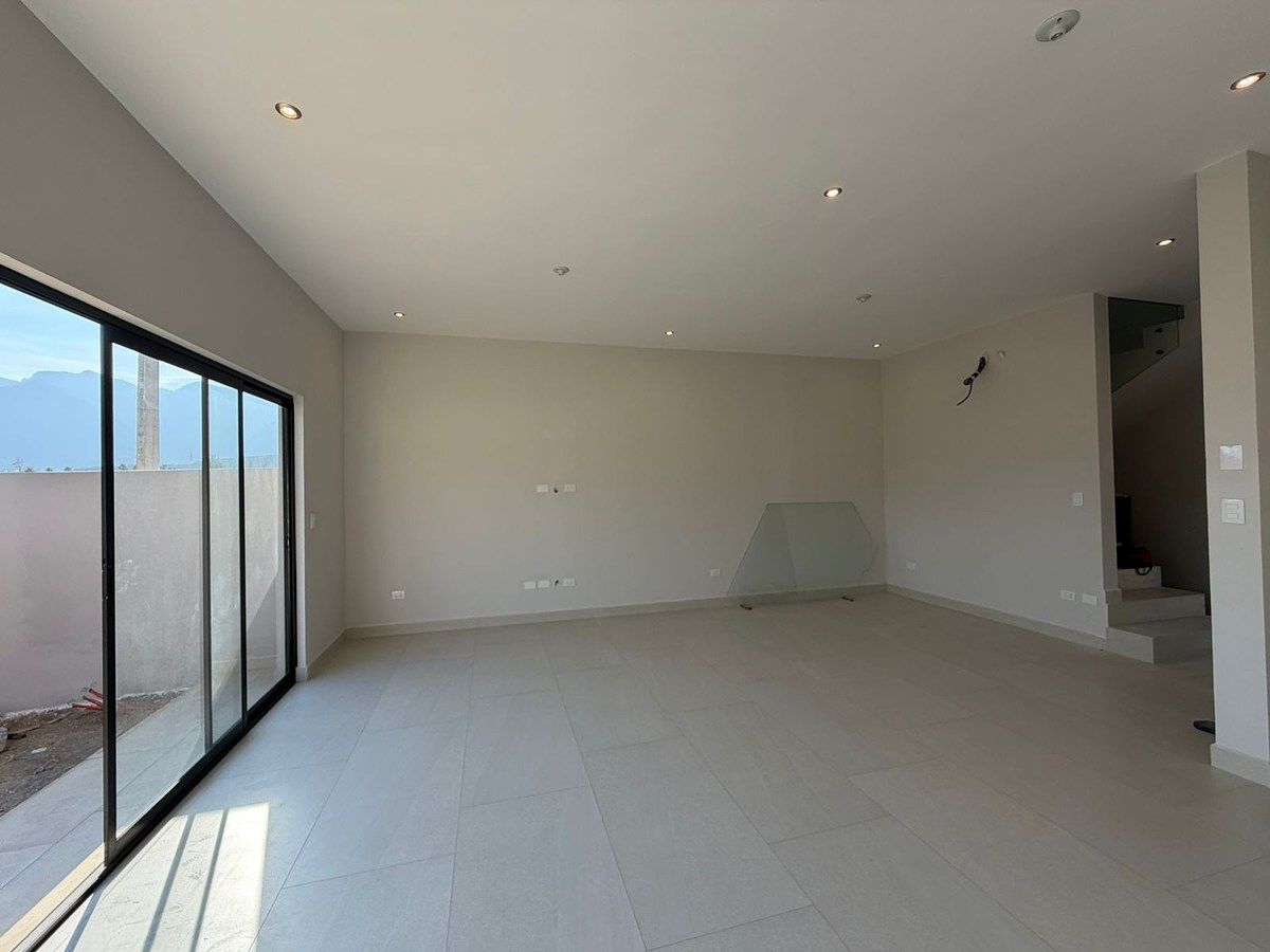 Casa em Los Cavazos, Santiago, foto 3 de 12