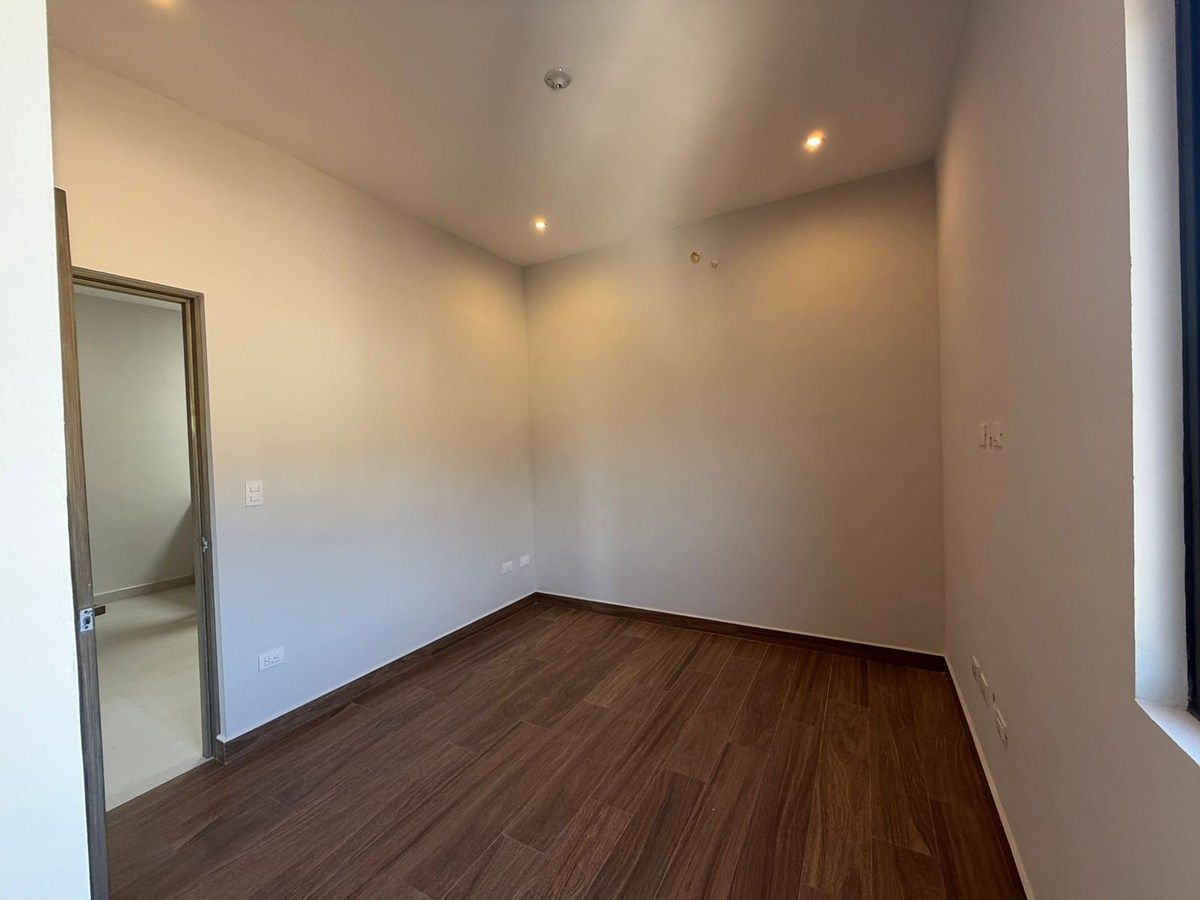 Casa em Los Cavazos, Santiago, foto 9 de 12
