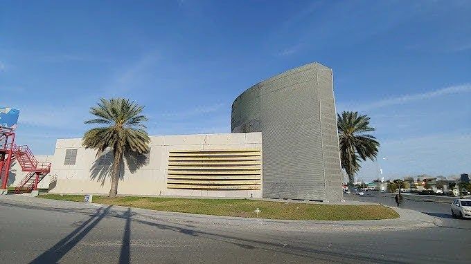 FACHADA NAVE, foto 1 de 4