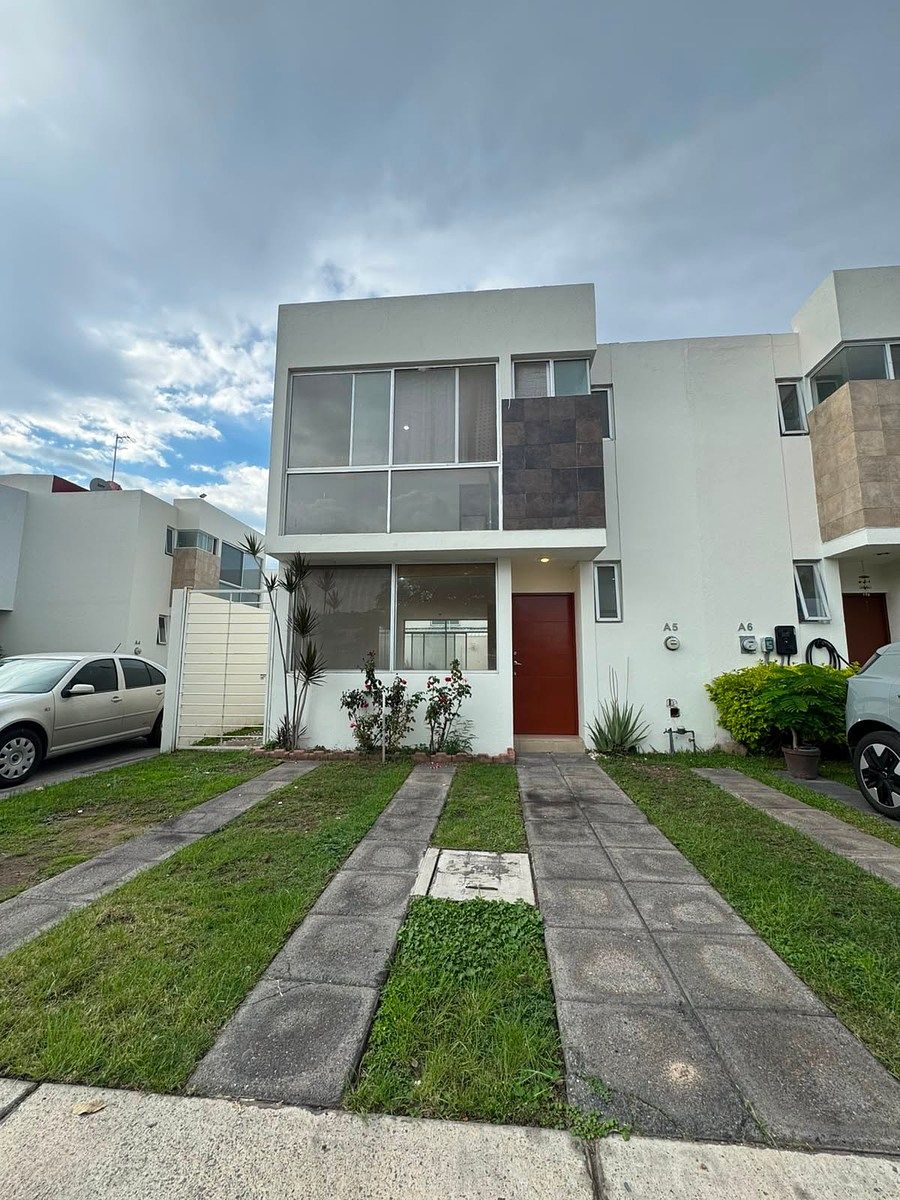 CASA EN VENTA EN MARIANO OTERO EL FORTIN, photo 1 of 31
