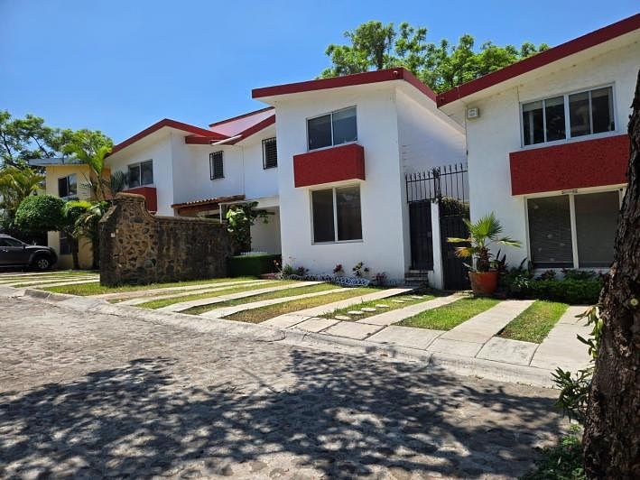 EXCLUSIVA CASA REMODELADA EN RENTA ,LOMAS DE LA SELVA CUERNAVACA, photo 1 of 11