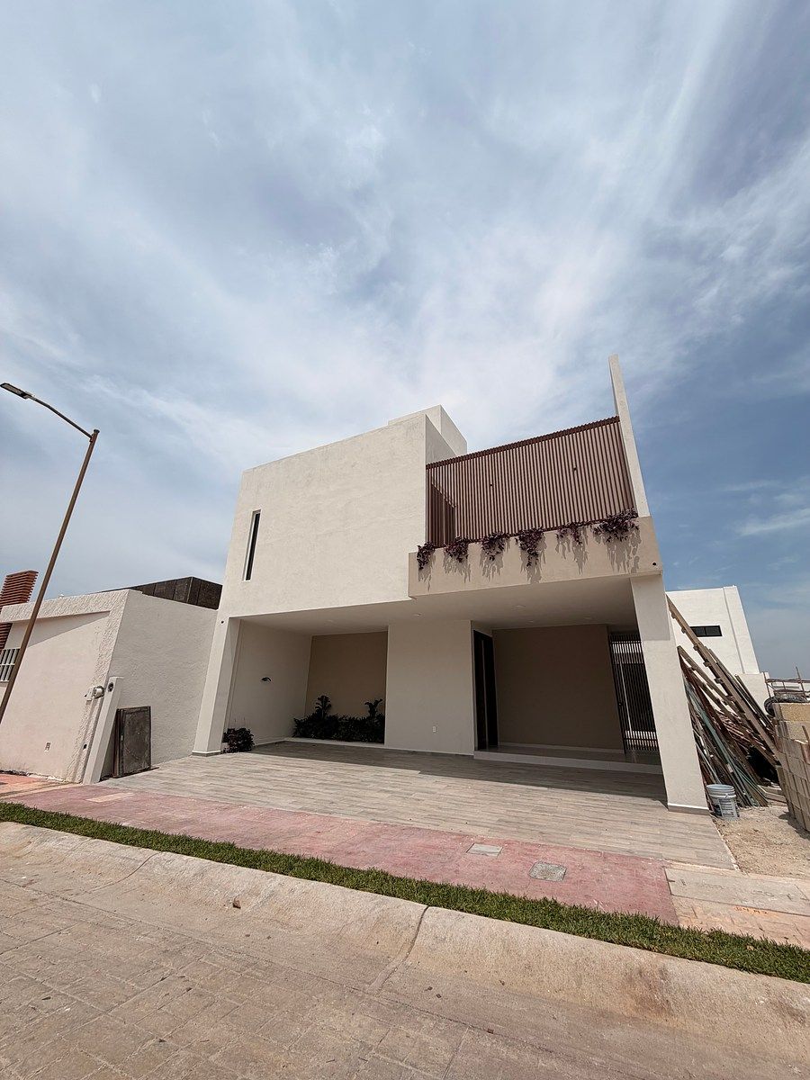 CASA MONZA EN RESIDENCIAL PUERTA DE HIERRO, foto 1 de 24