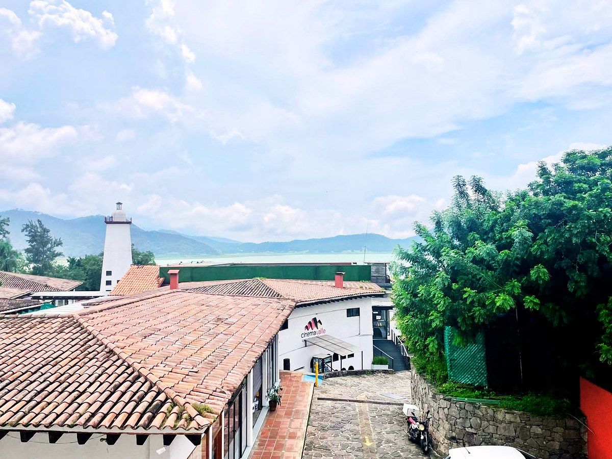 VENTA -RENTA VILLA EN VALLE DE BRAVO - foto 2