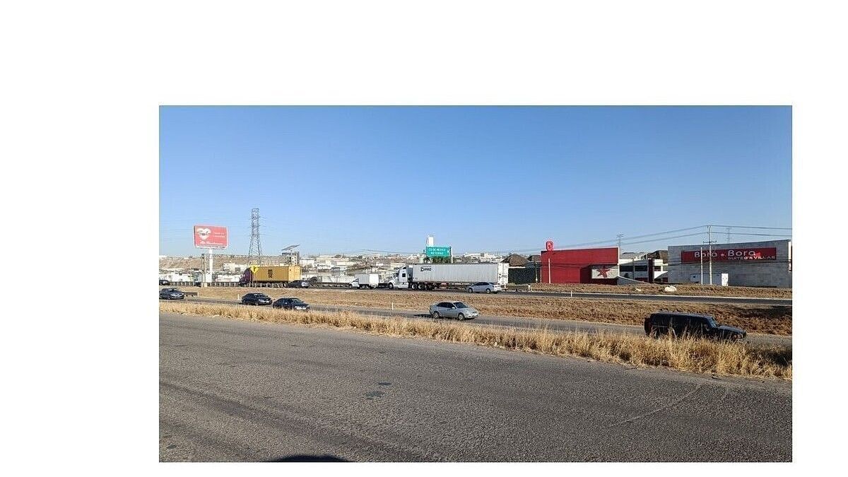TERRENO  COMERCIAL CON FRENTE A LA CARRETERA 57 POR CONIN QUERÉTARO.