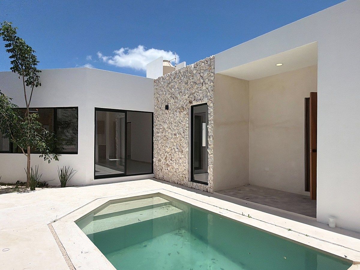 CASA DE UNA PLANTA EN PRIVADA: 3 RECAMARAS, EQUIPADA, ALBERCA, ENTREGA INMEDIATA, foto 1 de 33