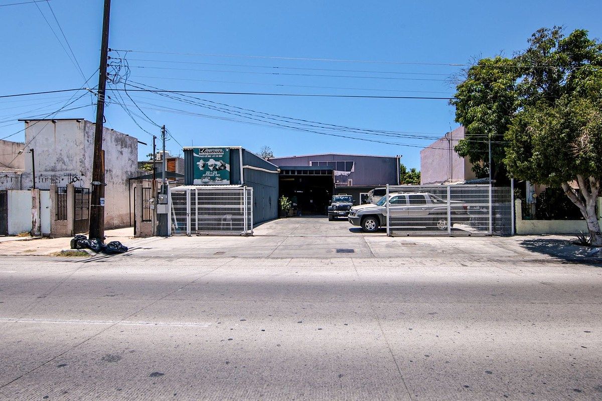 LOCAL COMERCIAL EN VENTA, foto 1 de 11