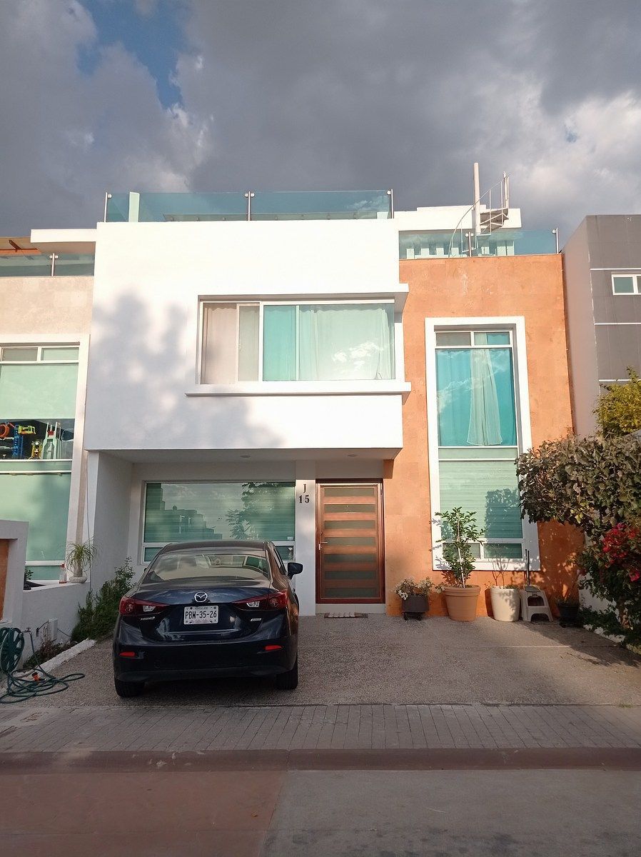 Casa Venta 5 recamaras Privada Lucepolis Milenio Querétaro - foto 1