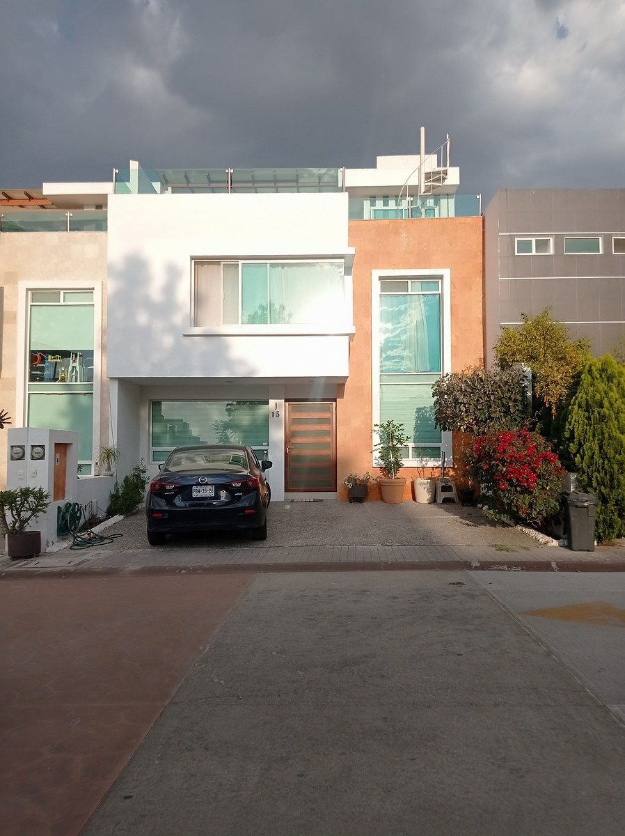 Casa Venta 5 recamaras Privada Lucepolis Milenio Querétaro - foto 2