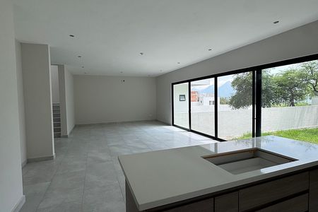 CASA SANTIAGO NUEVO LEON