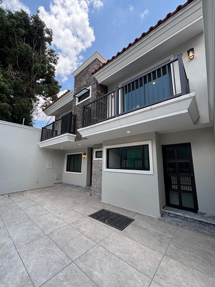 Se vende casa remodelada en LA ESTANCIA, photo 1 of 40