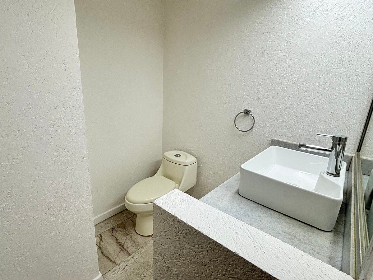 Medio baño, foto 8 de 28