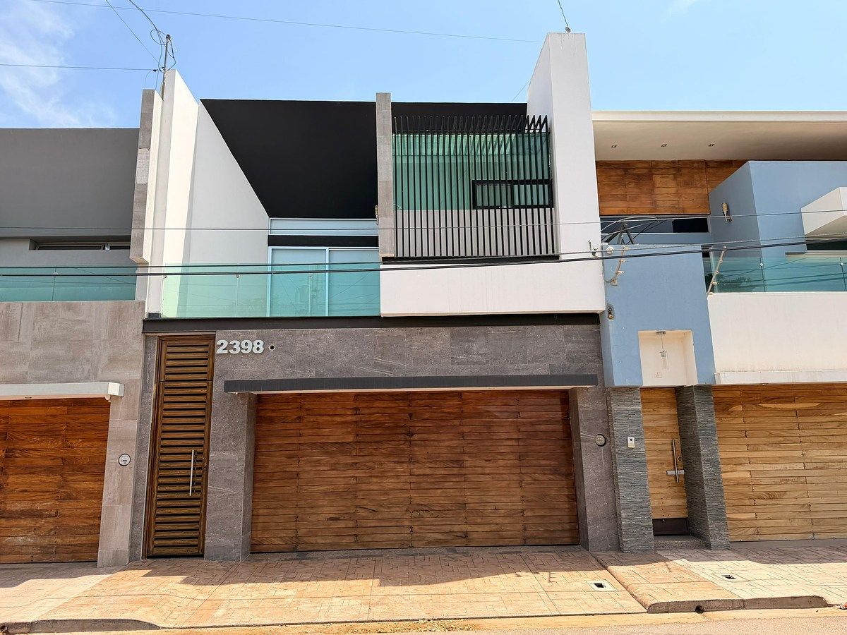 House for rent on the Tamazula river promenade, photo 1 of 18