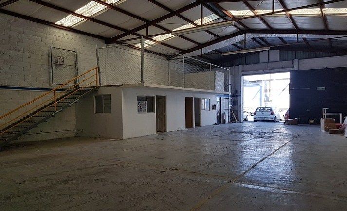 Armazém Industrial para Aluguel de 200 m² | Peñuelas, Querétaro | Escritórios, Mezanino,, foto 1 de 3