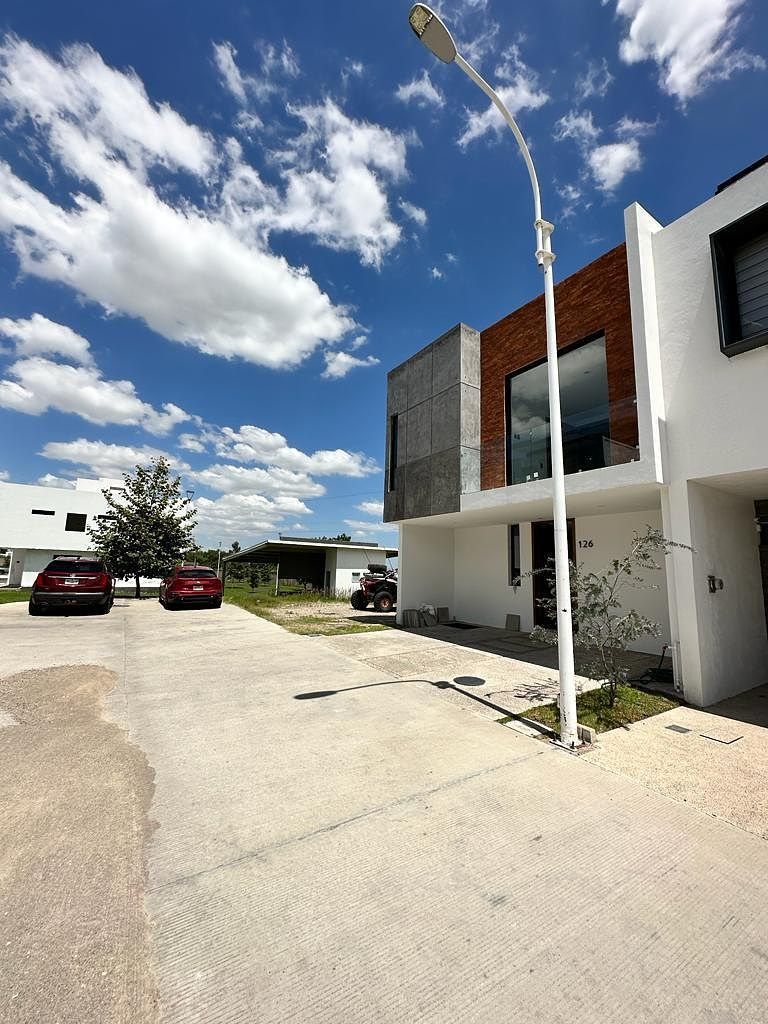 Casa en condominio en Arbolada Bosques de Santa Anita, Tlajomulco de Zúñiga, foto 2 de 44