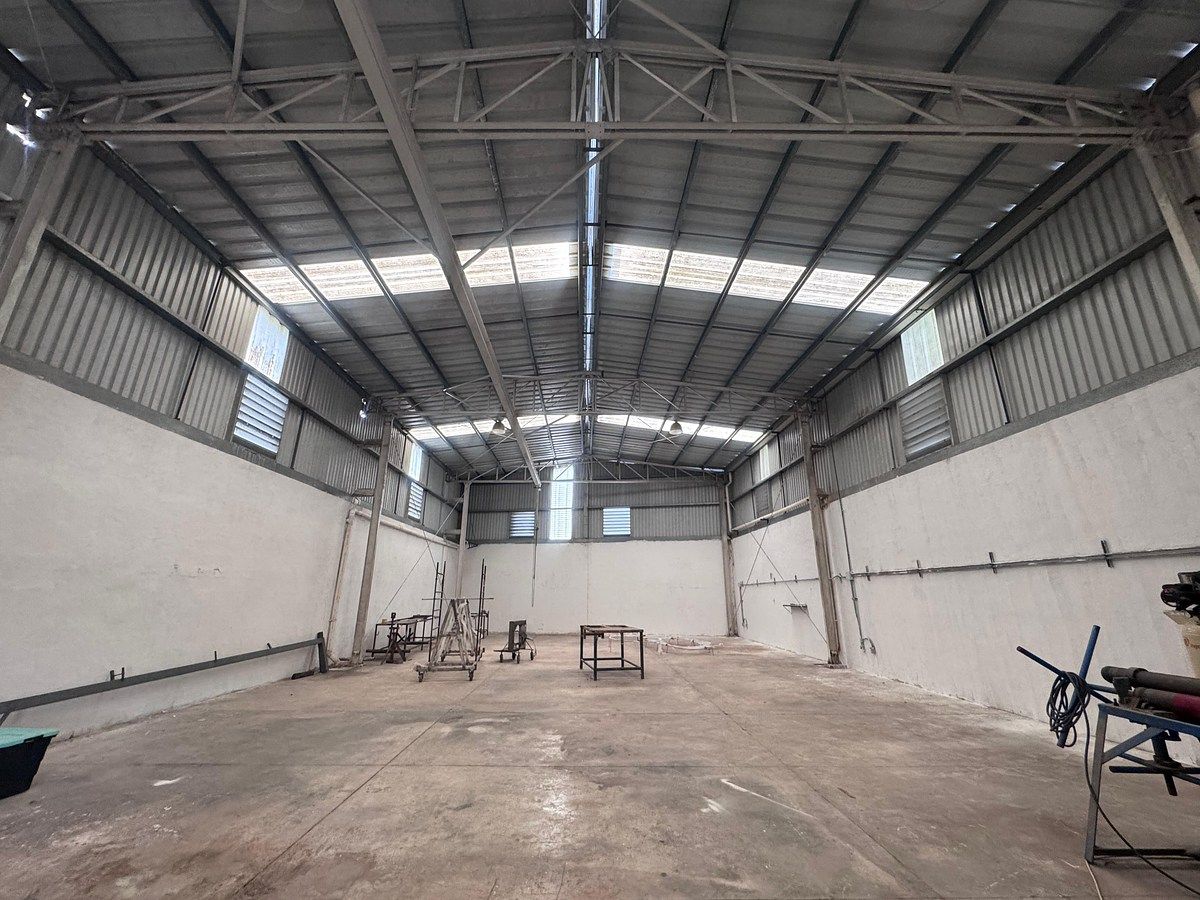 BODEGA EN RENTA 300 M2 AV FELIPE CARRILLO PUERTO, foto 1 de 8