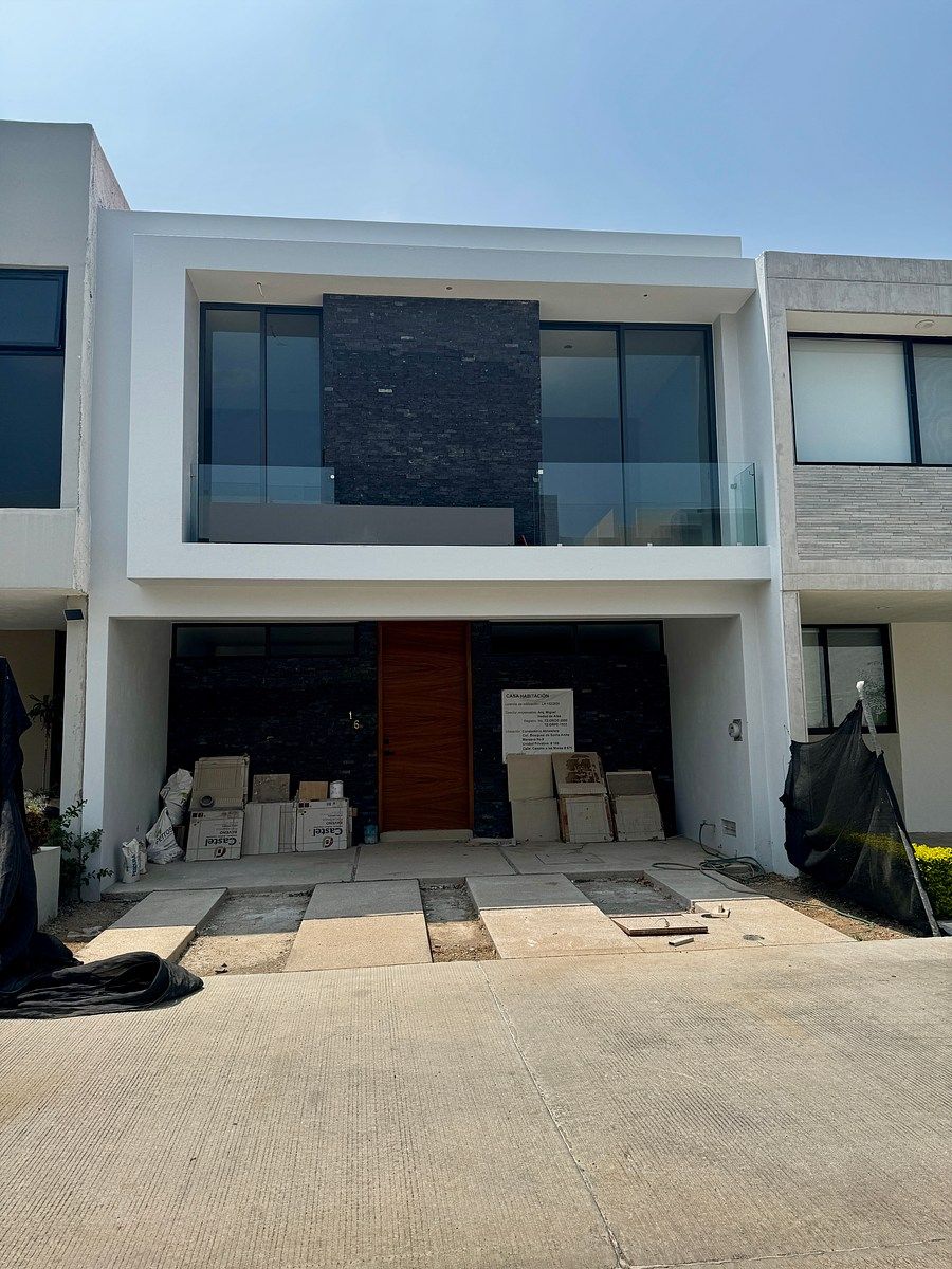 Casa Nueva en Venta | 3 Recámaras | Coto con Alberca | Cerca Galerías Sta Anita, foto 1 de 25