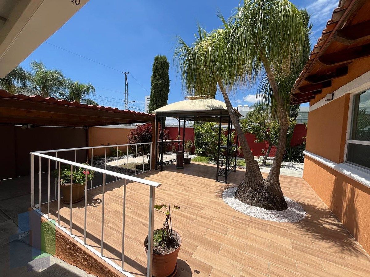 Casa en Venta – Estilo Colonial Mexicano en Jurica Tolimán, foto 1 de 38