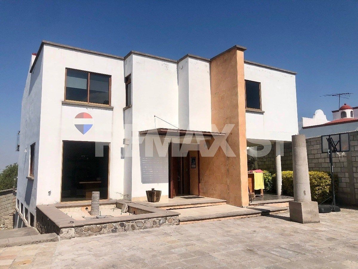 Casa en Venta en Colinas del Bosque, foto 1 de 32