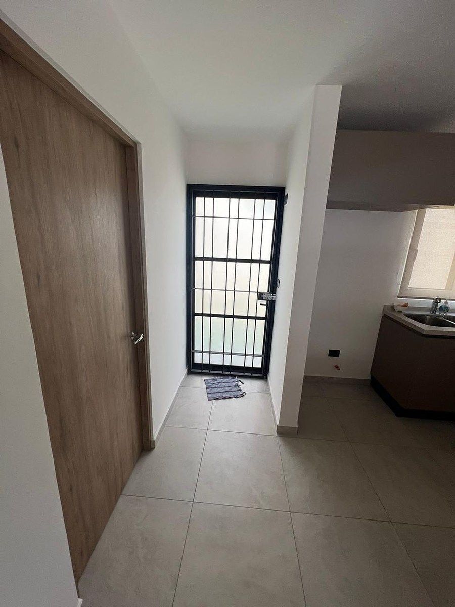 Casa em Villas del Refugio, Querétaro, foto 3 de 17