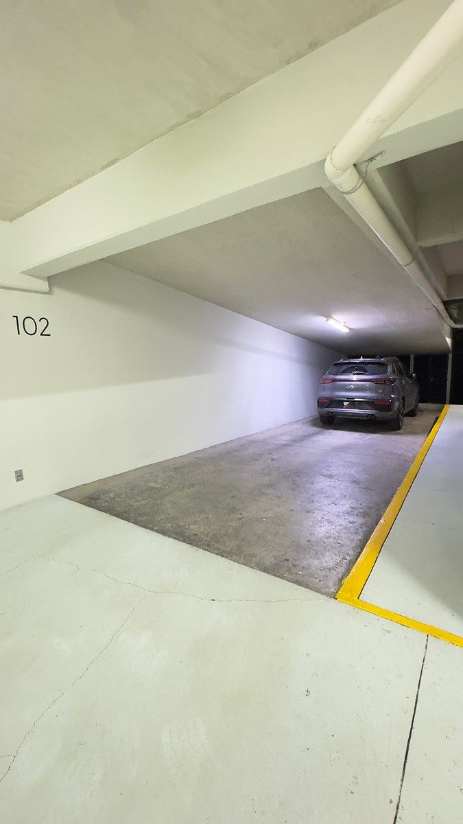 ESTACIONAMIENTO, foto 18 de 19