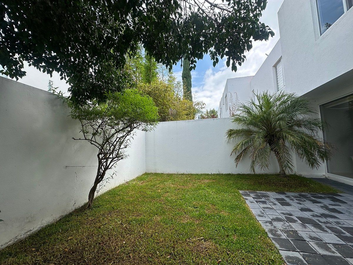 LINDA Casa Amueblada con lo que tu Necesitas !, foto 1 de 11