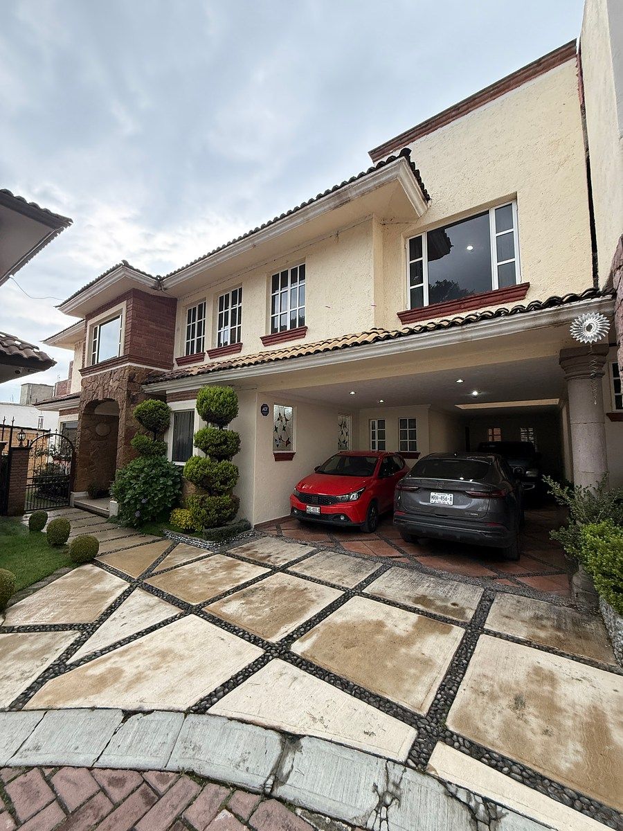 Casa en Venta en "Casa de Campo Metepec" - Terreno en Esquina con Excedente, foto 1 de 24