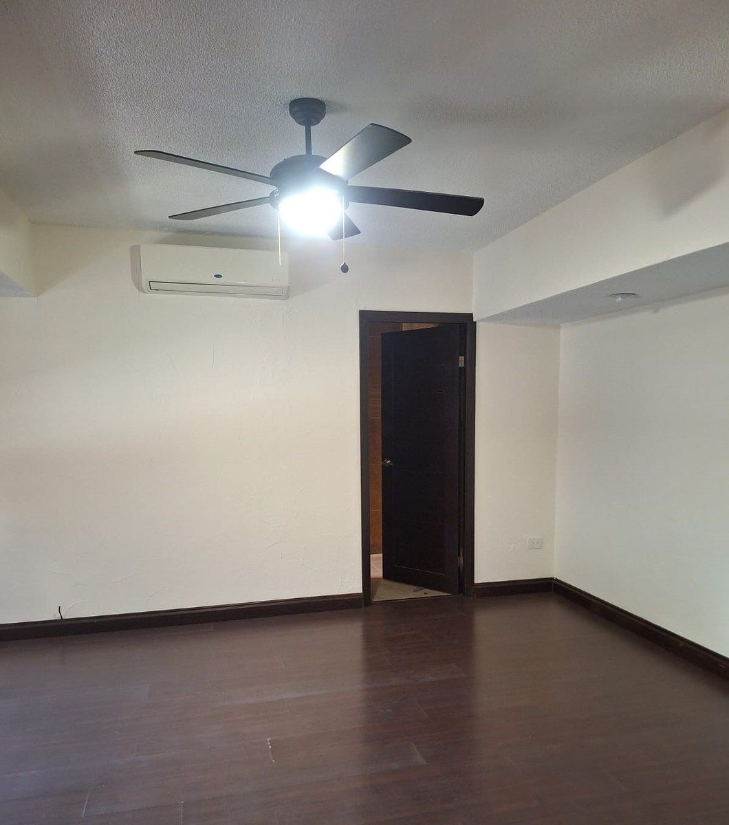 Casa em Contry la Silla, Guadalupe, foto 21 de 24