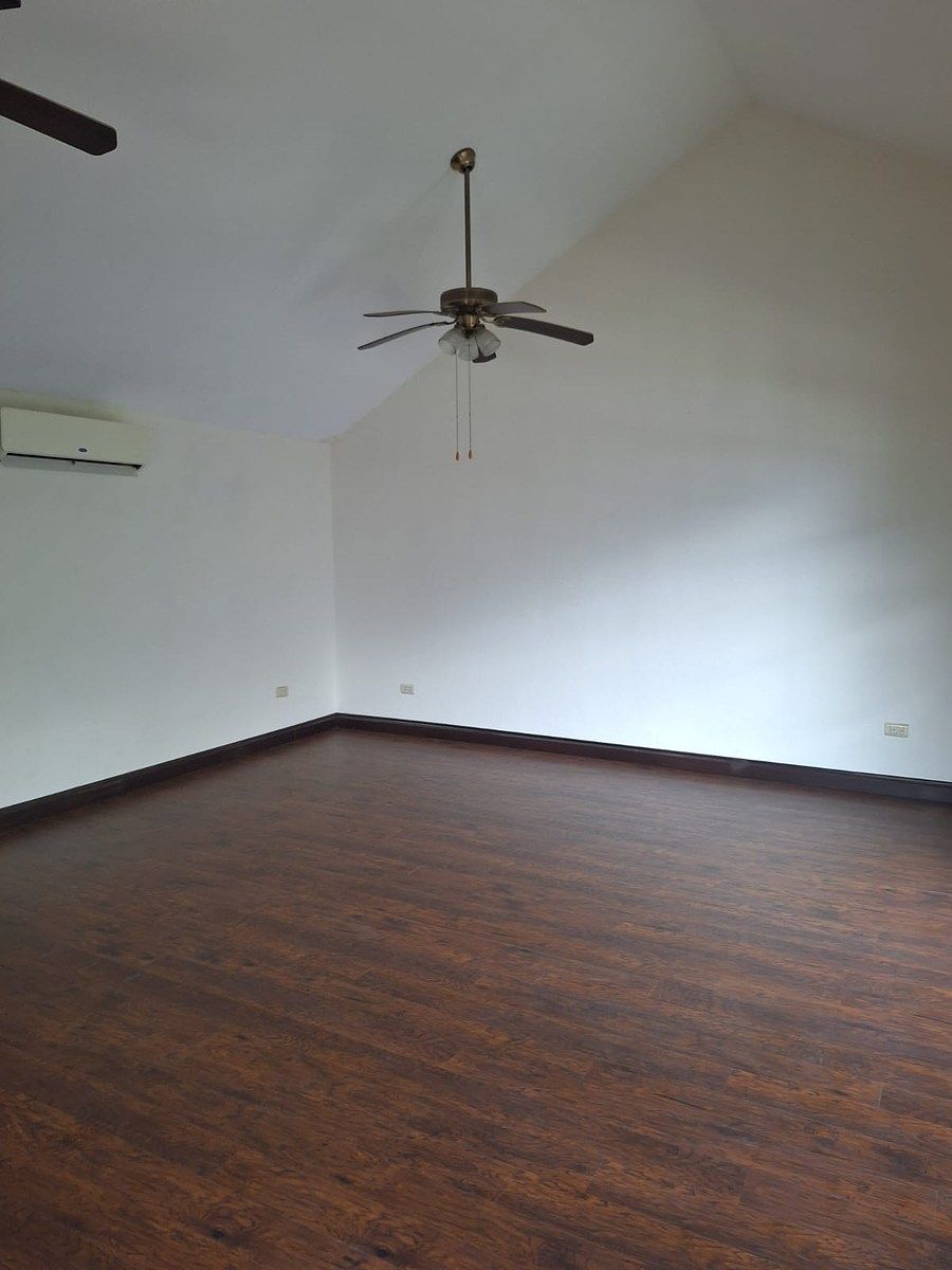 Casa em Contry la Silla, Guadalupe, foto 22 de 24