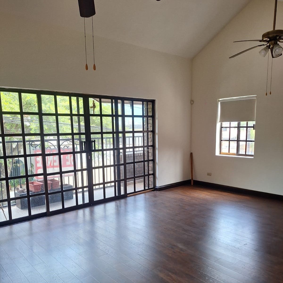Casa em Contry la Silla, Guadalupe, foto 3 de 24