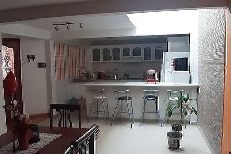 PRECIOSA CASA CON ROOF GARDEN- LOMAS DE SN LORENZO